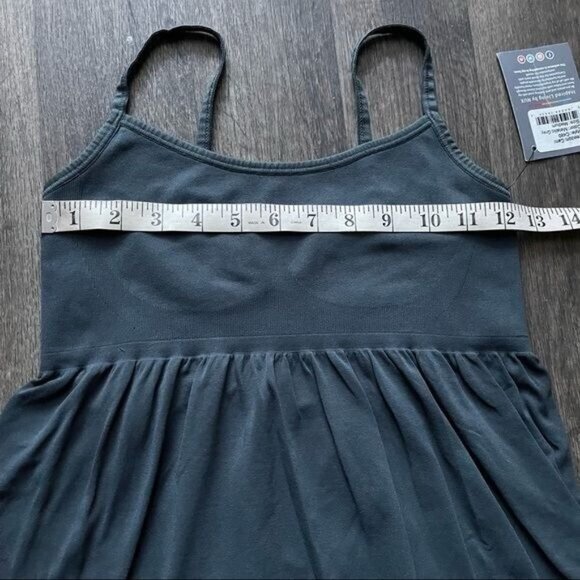 NUX Metallic Grey Athletic Top "Freedom Cami" Size M - Picture 3 of 6